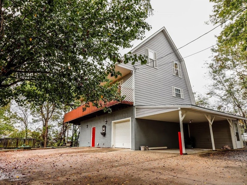 Reincarnation Cottages sober living home