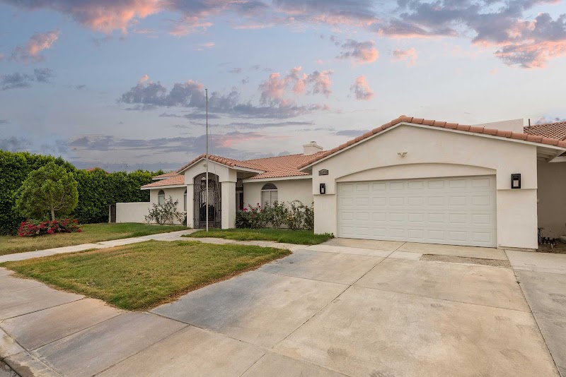 Coachella Valley Recovery Center - Drug & Alcohol Rehab sober living home