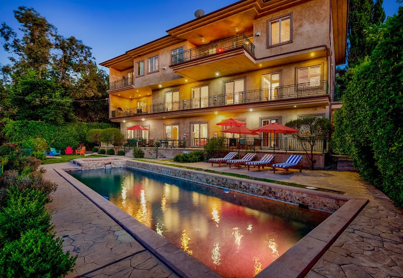 Luxe Recovery | Luxury Rehab & Detox sober living home