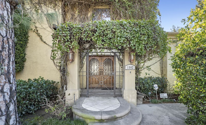 Riviera Recovery - Mental Health Housing in Santa Monica sober living home